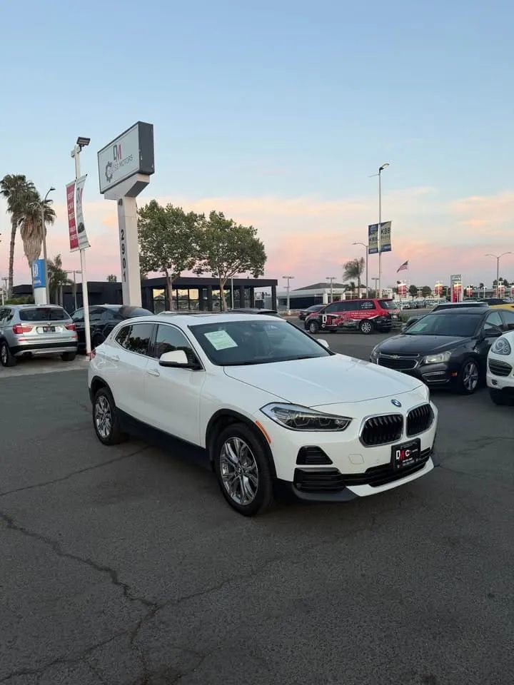 Used 2022 BMW X2 sDrive28i w/ Convenience Package FWD image 3