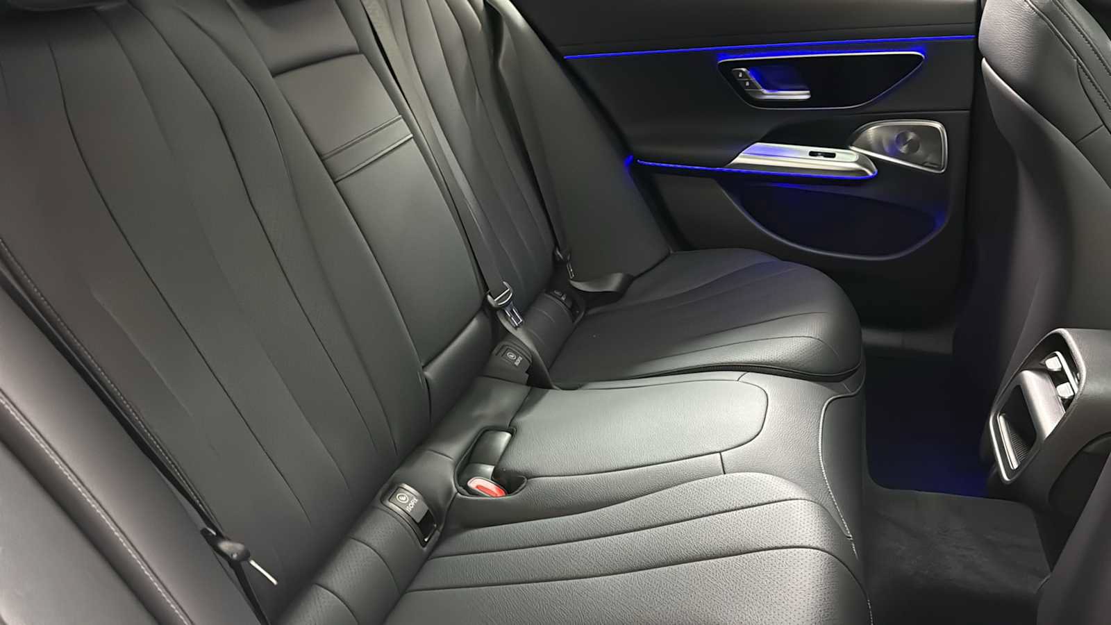 New 2027 Mercedes-Benz E 450 4MATIC Sedan image 35