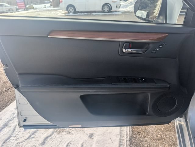 Used 2013 Lexus ES 300h w/ Luxury Pkg FWD image 9