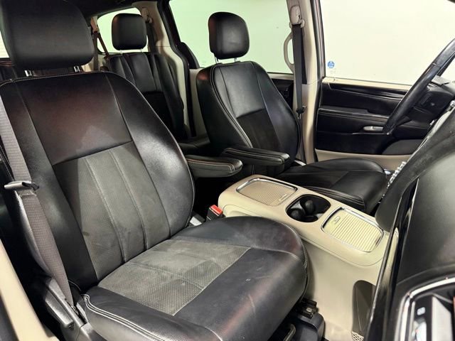 Used 2019 Dodge Grand Caravan SXT FWD image 28