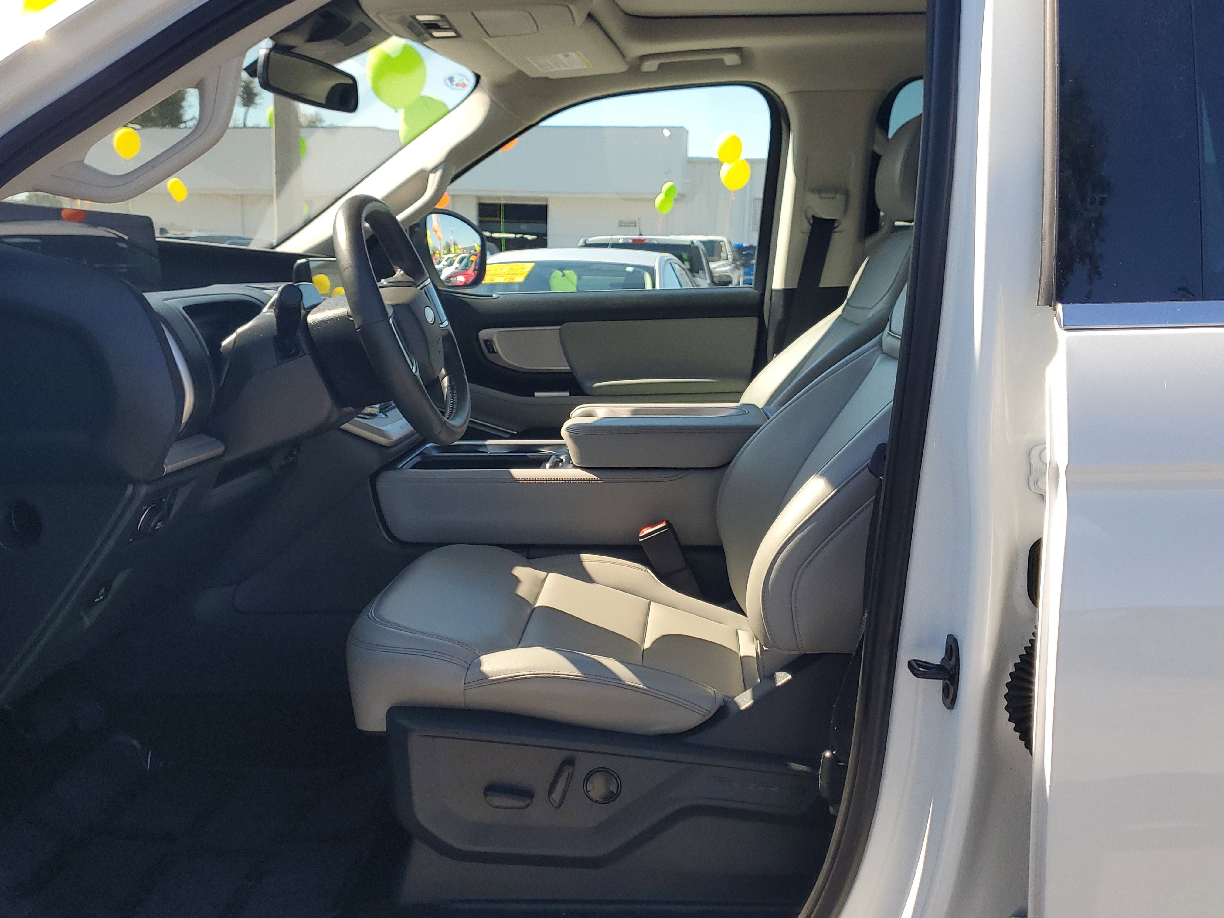 Certified 2025 Ford Expedition Active image 22