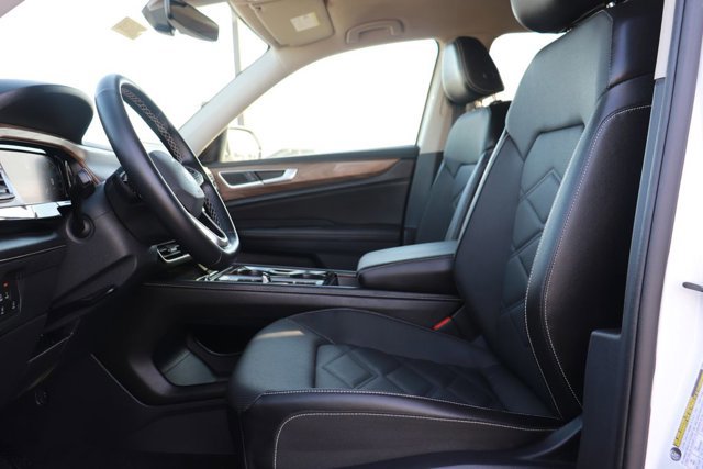 Used 2025 Volkswagen Atlas SE image 10