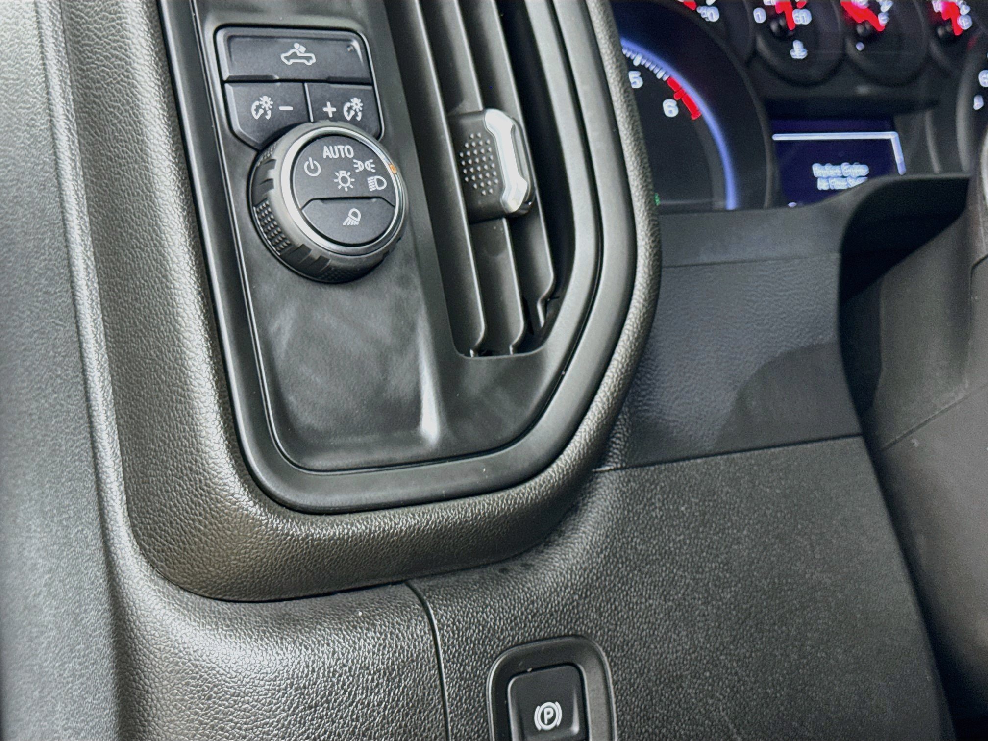 Used 2022 Chevrolet Silverado 2500 Custom w/ Custom Value Package RWD image 12