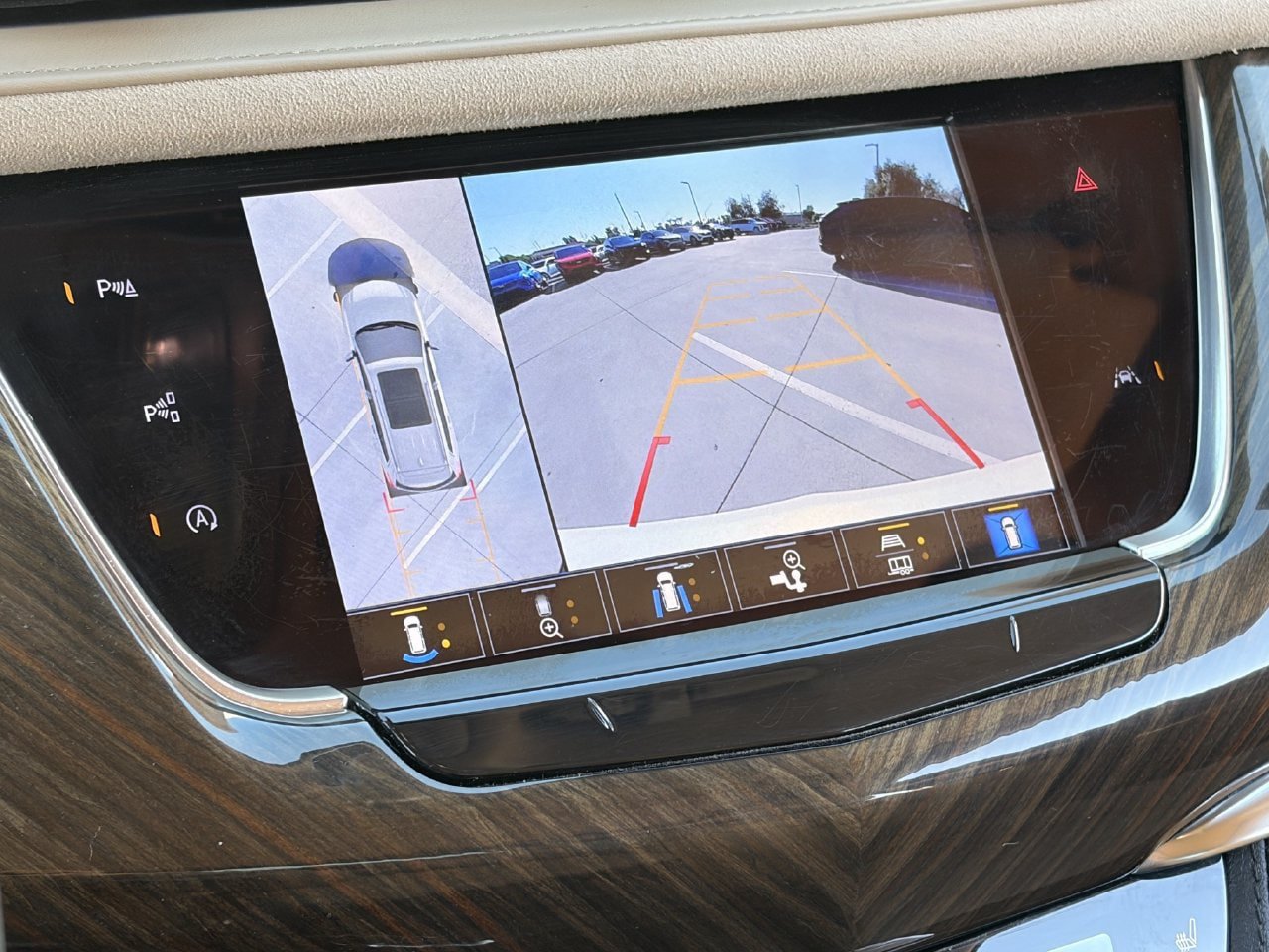 Used 2021 Cadillac XT6 Premium Luxury w/ Platinum Package AWD/4WD image 28