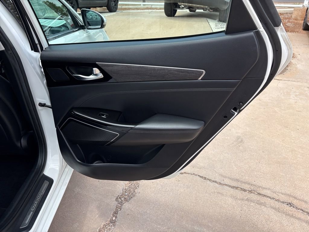 Used 2020 Kia Cadenza Technology image 21