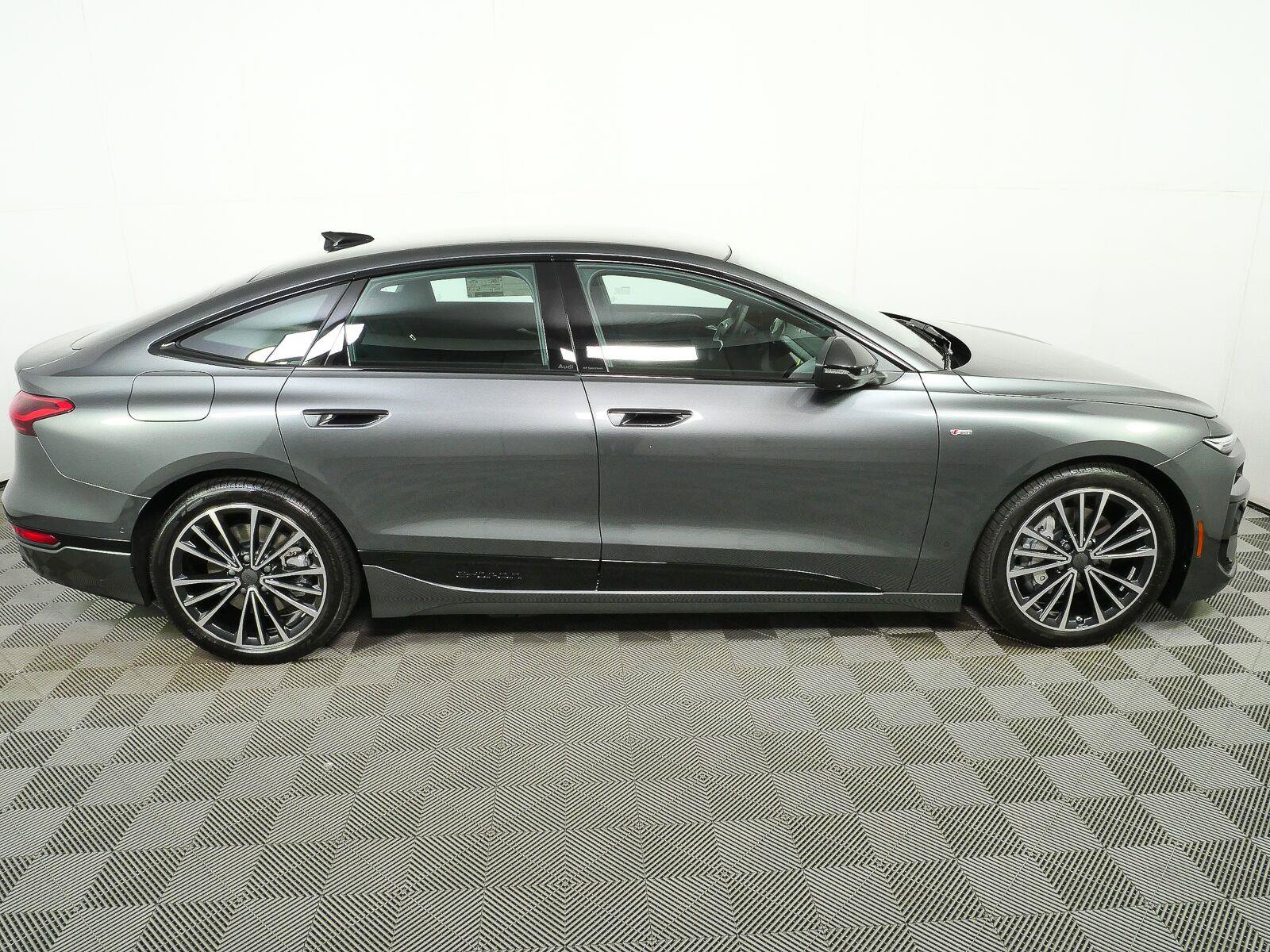 New 2027 Audi A6 e-tron Prestige AWD/4WD image 2