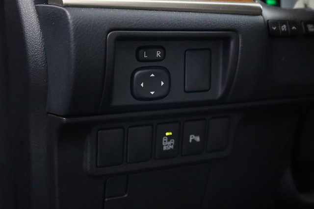 Used 2014 Lexus ES 300h w/ Luxury Package w/Bamboo Trim image 12