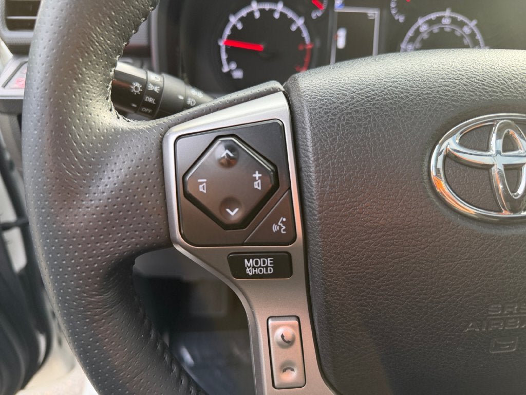 Used 2020 Toyota 4Runner SR5 Premium w/ Moonroof Package AWD/4WD image 15