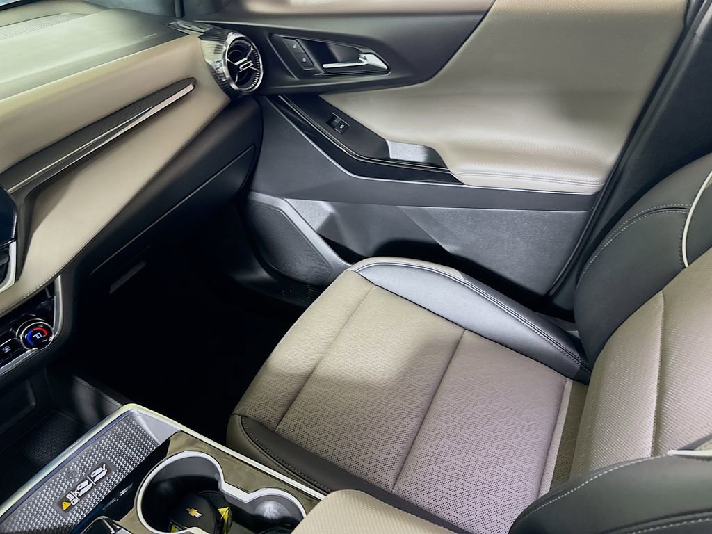 Certified 2025 Chevrolet Equinox LT w/ Convenience Package II image 22