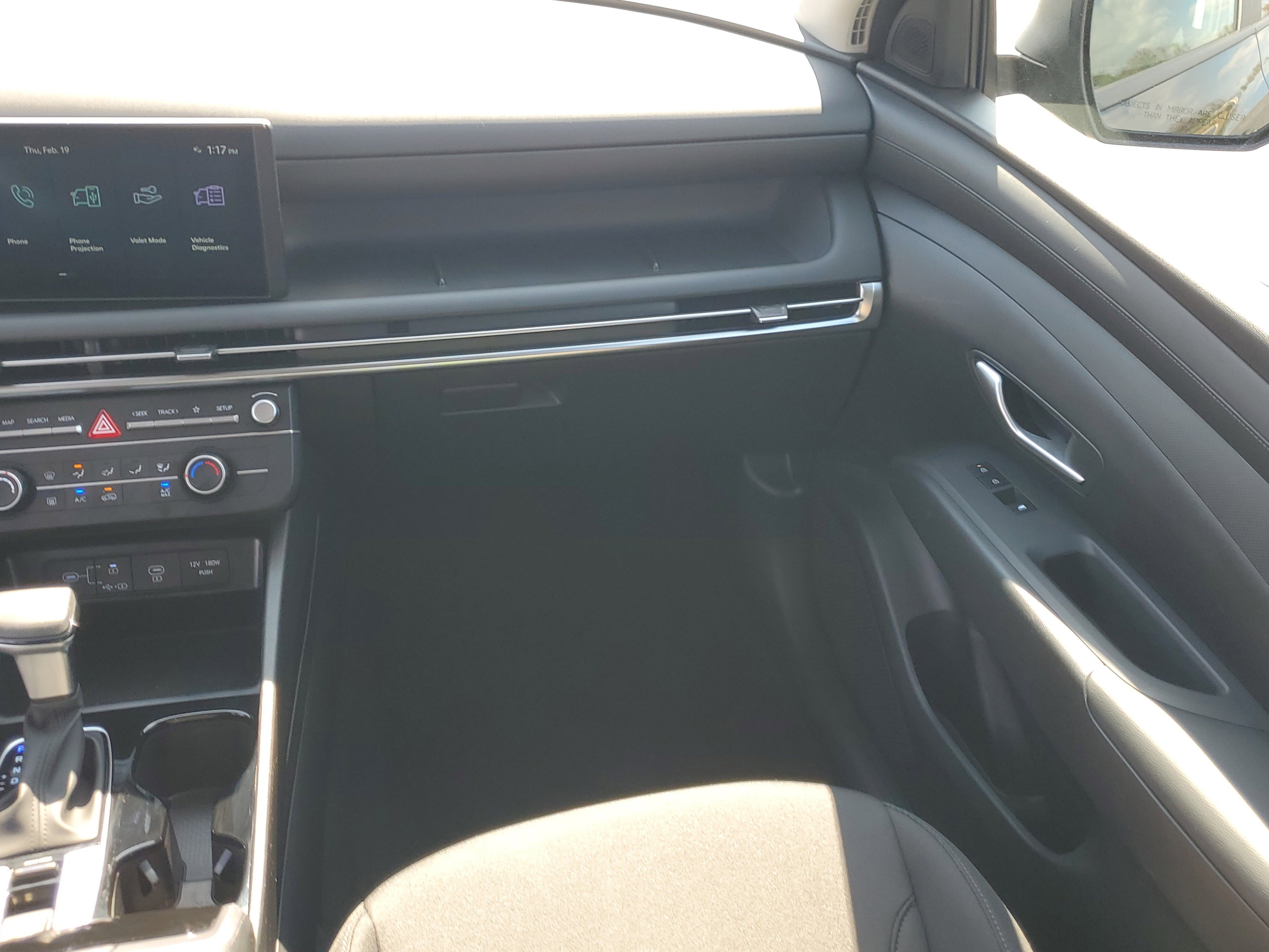 Used 2025 Hyundai Tucson SE image 16