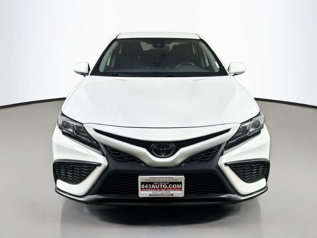 Used 2023 Toyota Camry SE FWD image 2