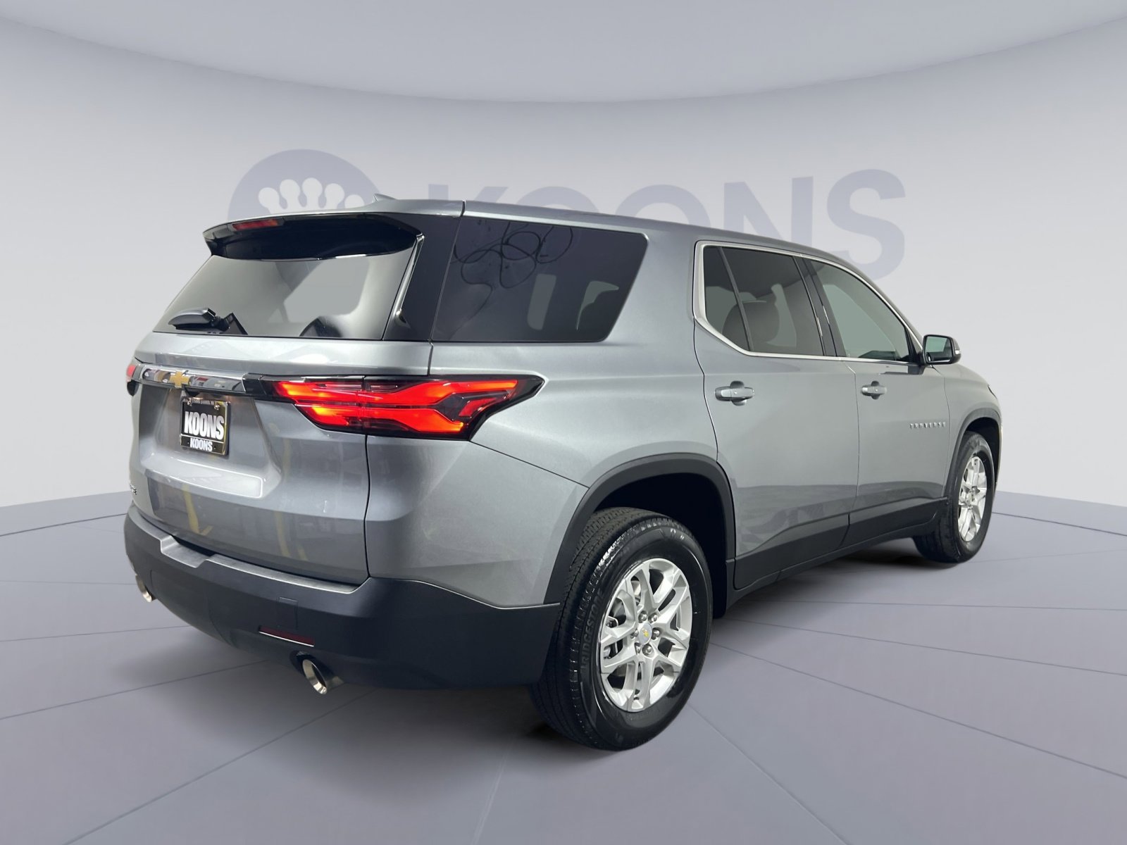 Used 2023 Chevrolet Traverse LS w/ Safety Package image 7