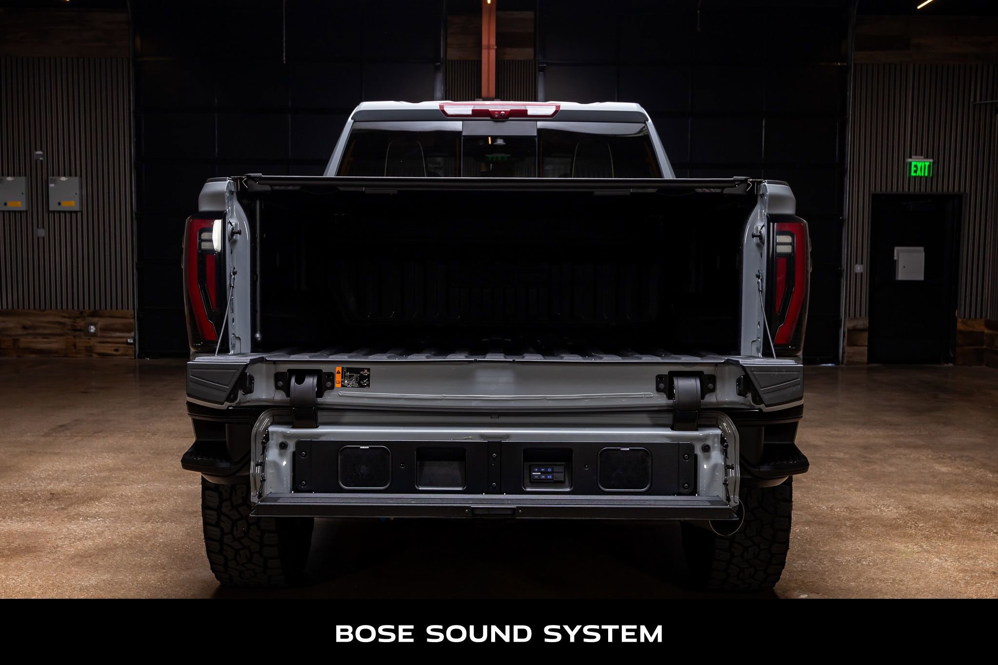 Used 2025 GMC Sierra 2500 AT4X image 8