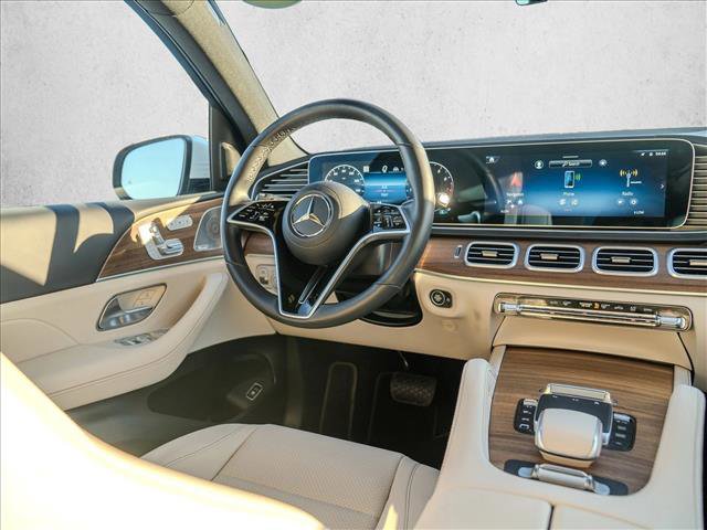 Used 2025 Mercedes-Benz GLS 450 4MATIC image 26