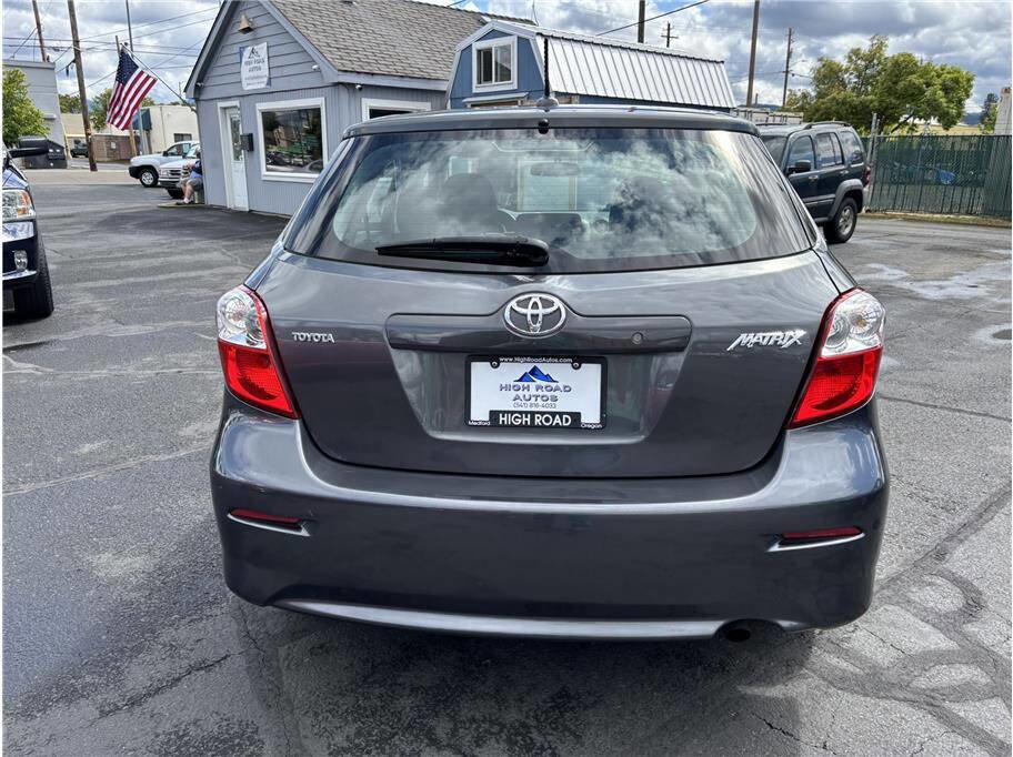 Used 2010 Toyota Matrix Base 4dr Wagon 4A FWD image 4
