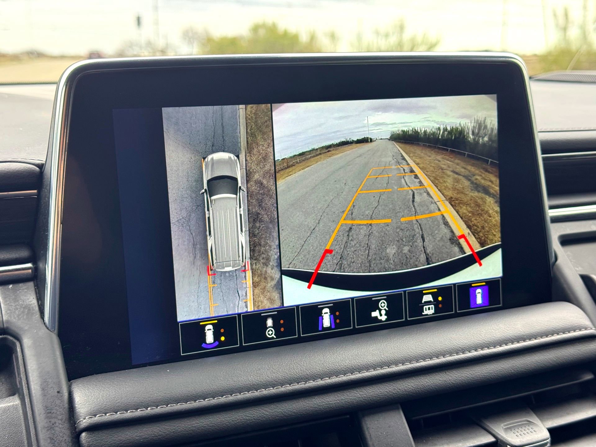 Used 2023 Chevrolet Tahoe LT w/ Luxury Package image 31