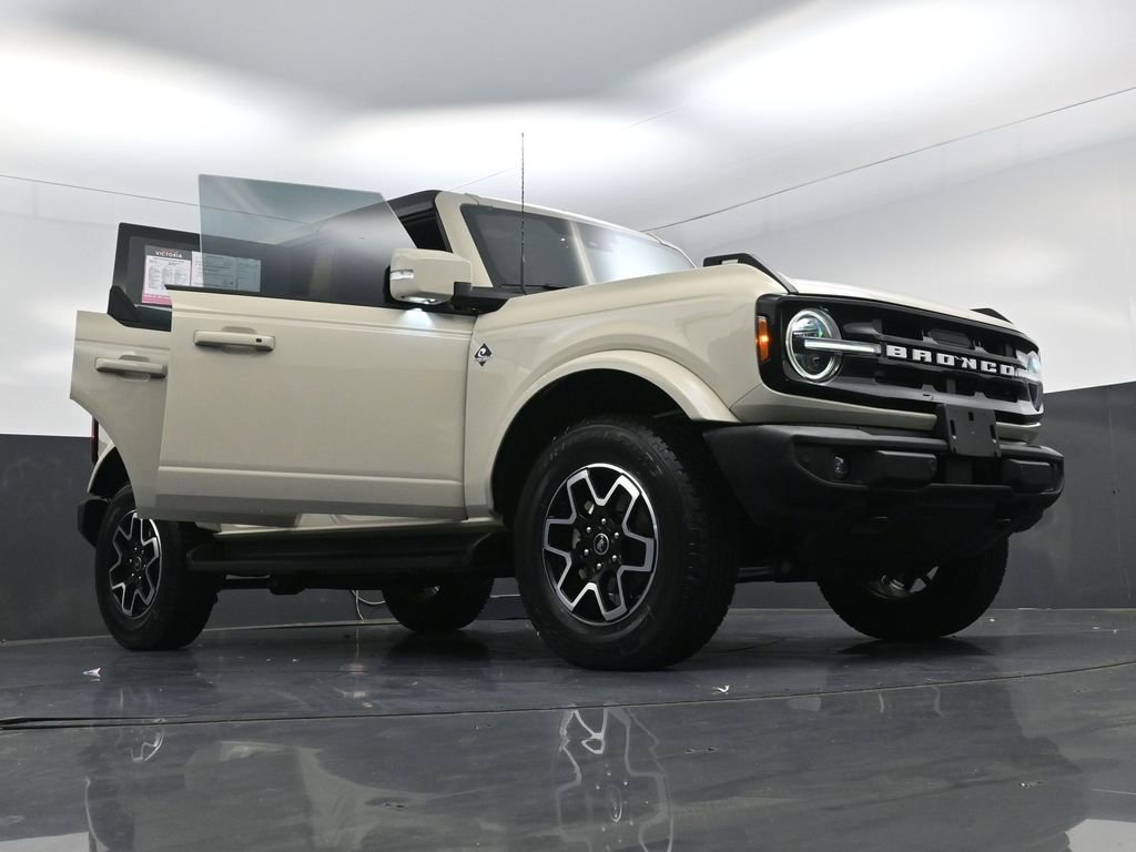 Used 2025 Ford Bronco Outer Banks image 27