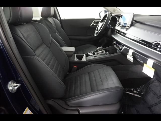 Used 2025 Mitsubishi Outlander SE AWD/4WD image 9