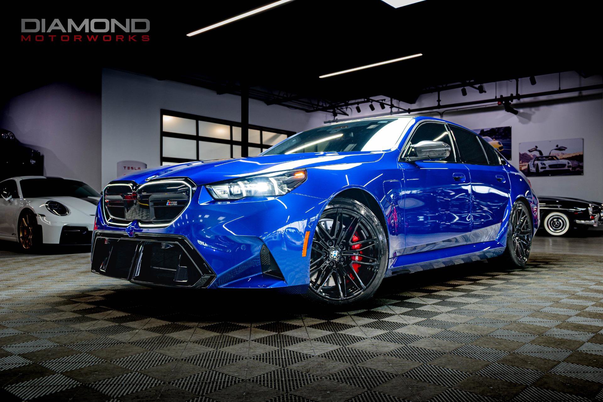 Used 2025 BMW M5 w/ Carbon Package image 1