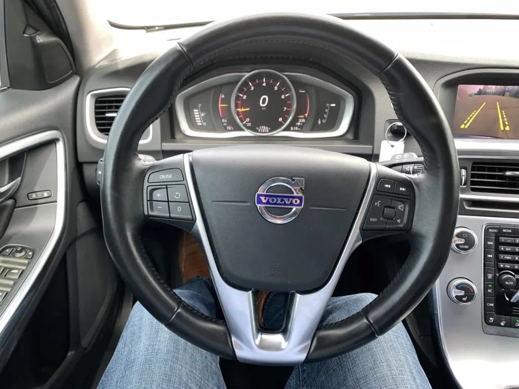 Used 2018 Volvo V60 T5 Dynamic w/ Vision Package AWD/4WD image 11