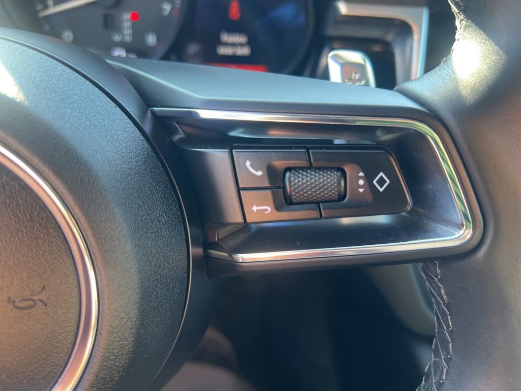 Used 2022 Porsche Macan Base image 56