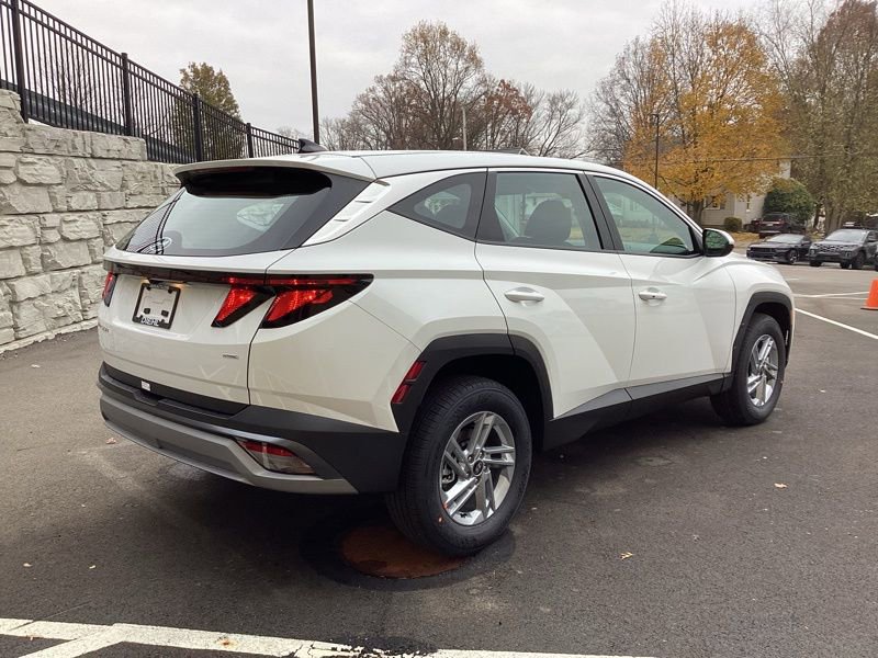 New 2026 Hyundai Tucson SE image 7