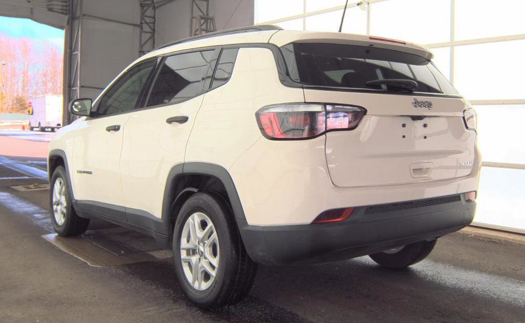 Used 2018 Jeep Compass Sport image 4