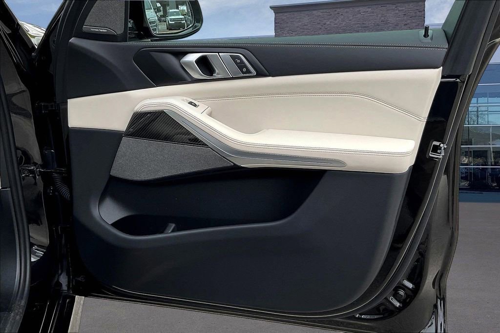 Used 2025 BMW X5 M60i image 29