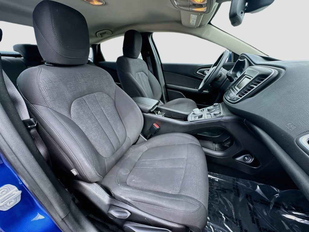 Used 2015 Chrysler 200 Limited w/ Convenience Group FWD image 27