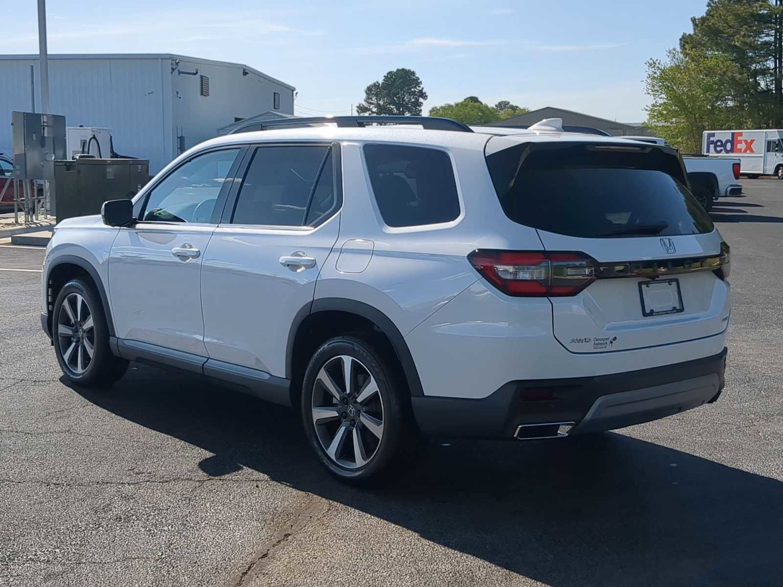 Used 2025 Honda Pilot Elite image 6