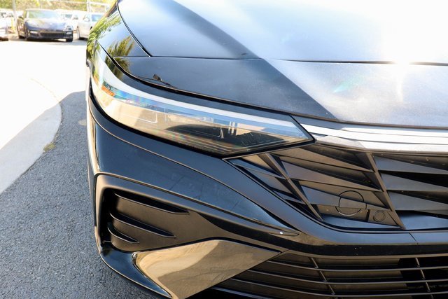 Used 2024 Hyundai Elantra SE image 19