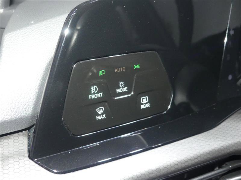 Used 2022 Volkswagen GTI SE image 29