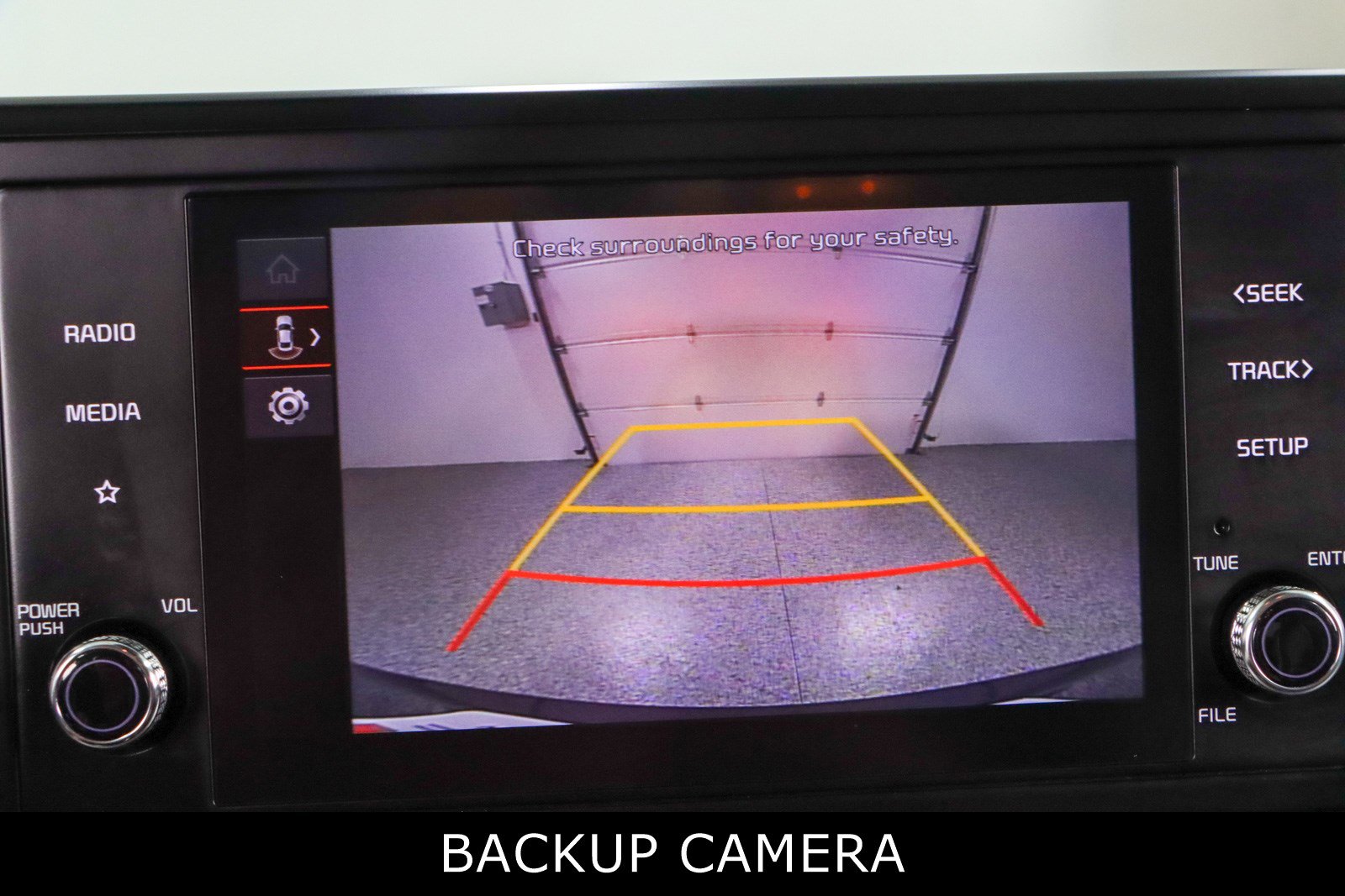 Used 2024 Kia Carnival LX image 18