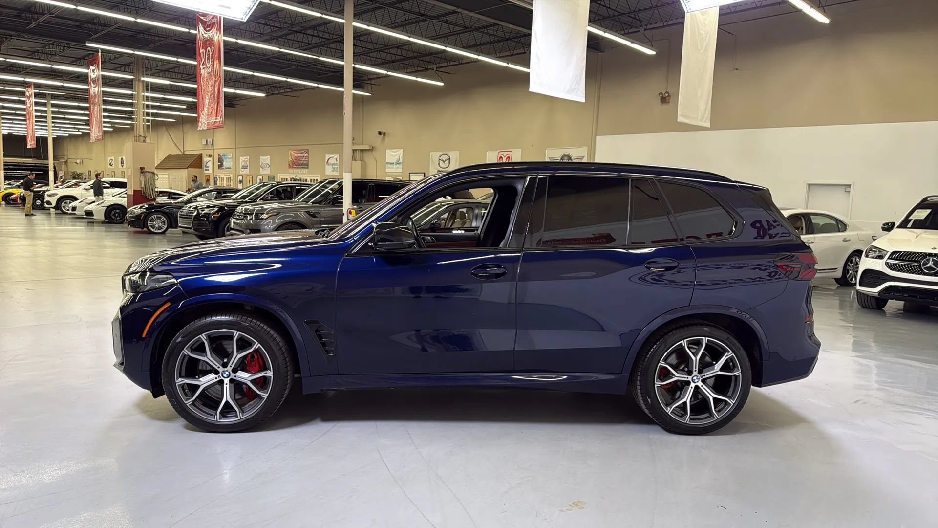 Used 2024 BMW X5 M60i AWD/4WD image 8
