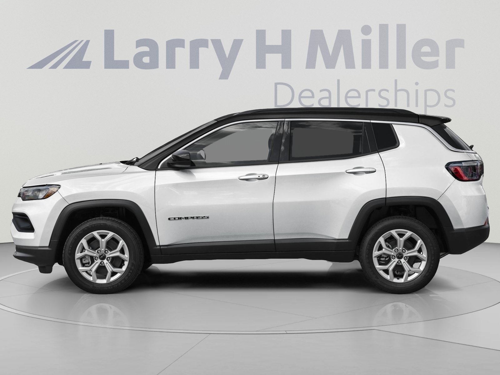 Used 2025 Jeep Compass Latitude w/ Convenience Group AWD/4WD image 5