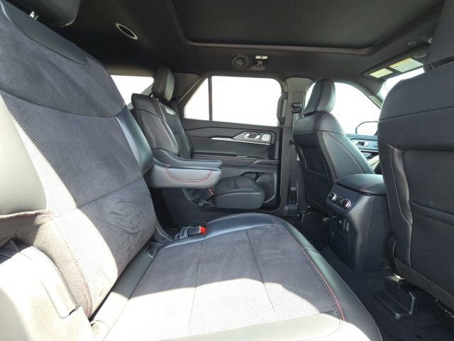 Used 2025 Ford Explorer ST w/ Sun And Sound Package AWD/4WD image 15