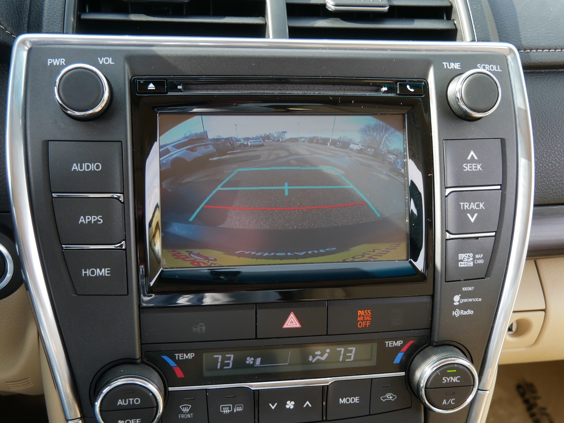 Used 2015 Toyota Camry XLE w/ Moonroof Package image 31