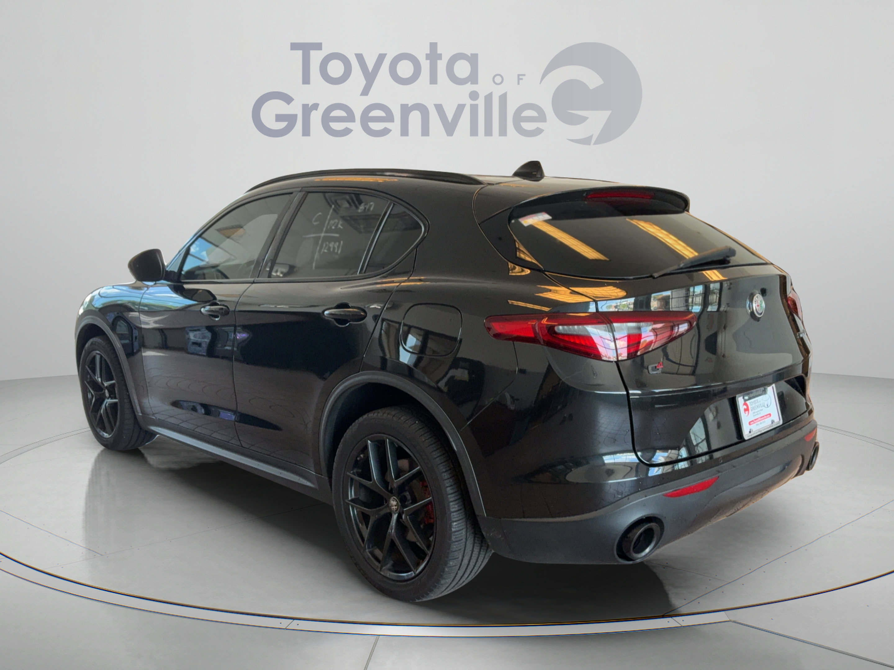 Used 2019 Alfa Romeo Stelvio Ti w/ Nero Edizione AWD/4WD image 4