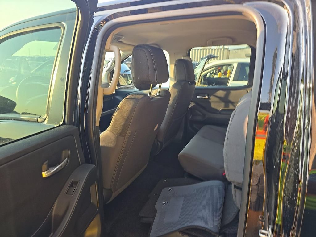 Certified 2025 Nissan Frontier SV RWD image 12