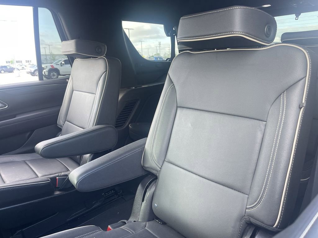 Used 2024 GMC Yukon SLT w/ SLT Luxury Package image 27