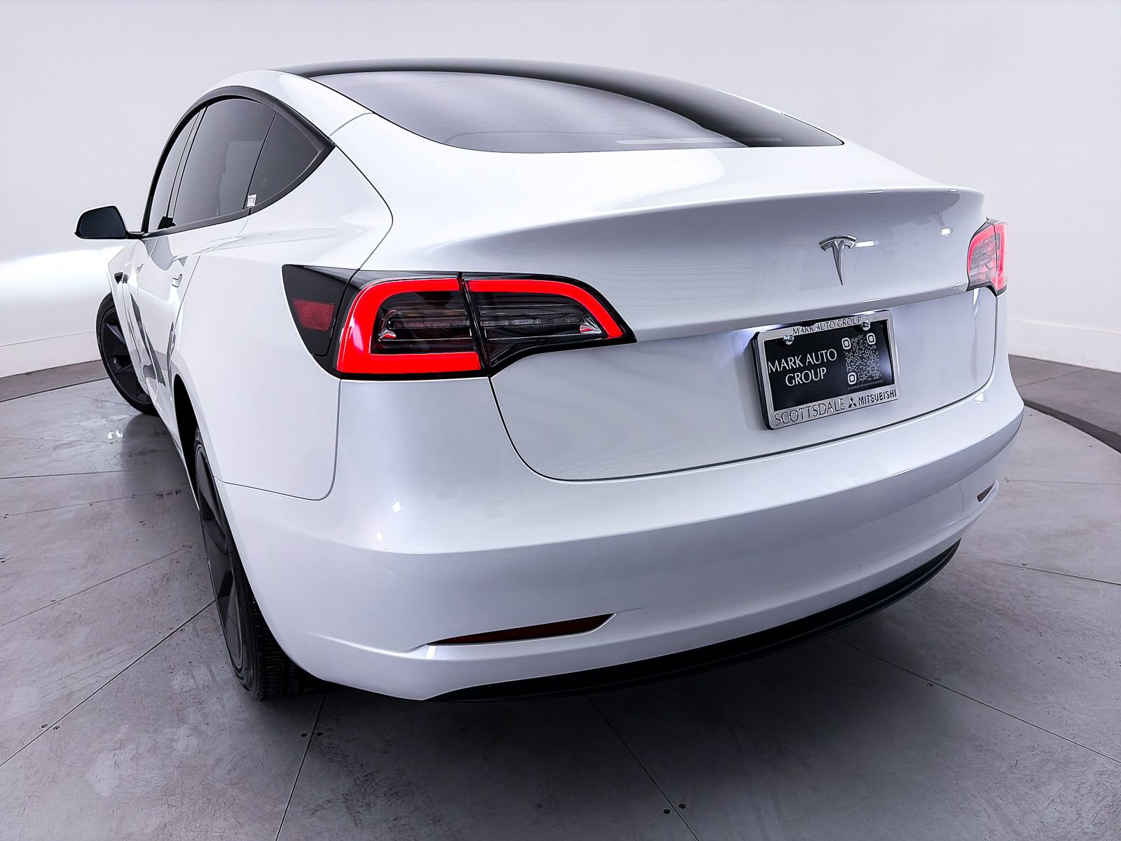 Used 2023 Tesla Model 3 Standard Range RWD image 4