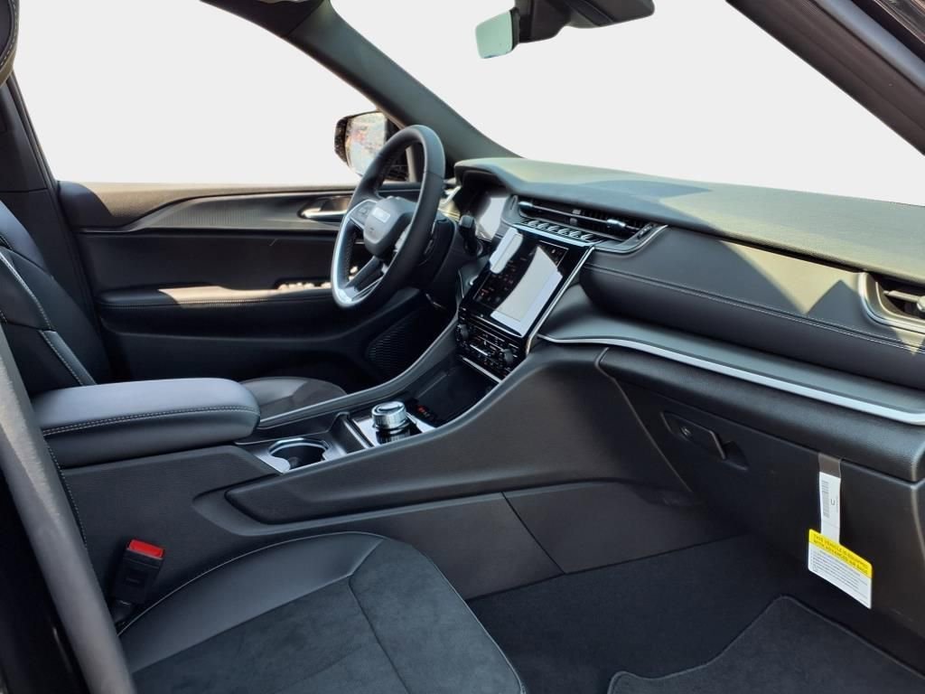 New 2025 Jeep Grand Cherokee L Altitude image 20