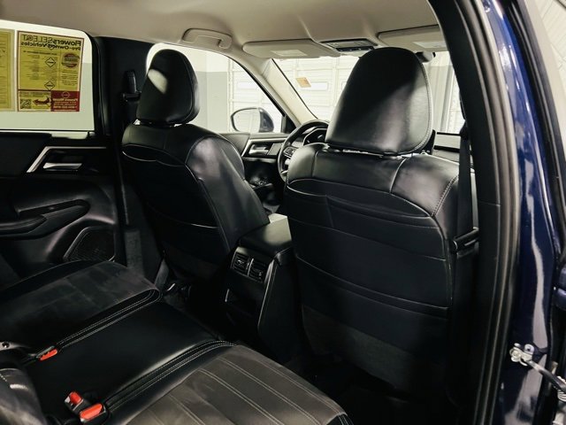 Used 2024 Mitsubishi Outlander SE image 32