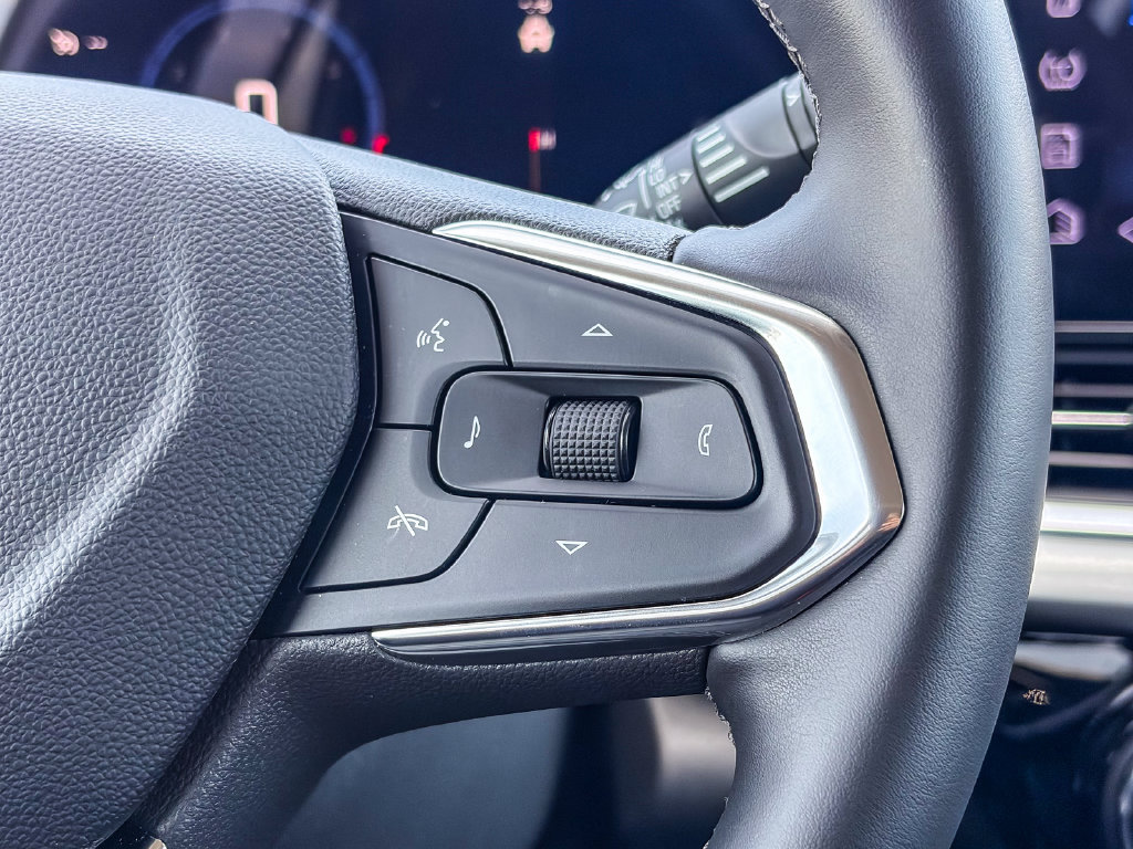 Used 2026 Chevrolet Trax LT w/ LT Convenience Package FWD image 19