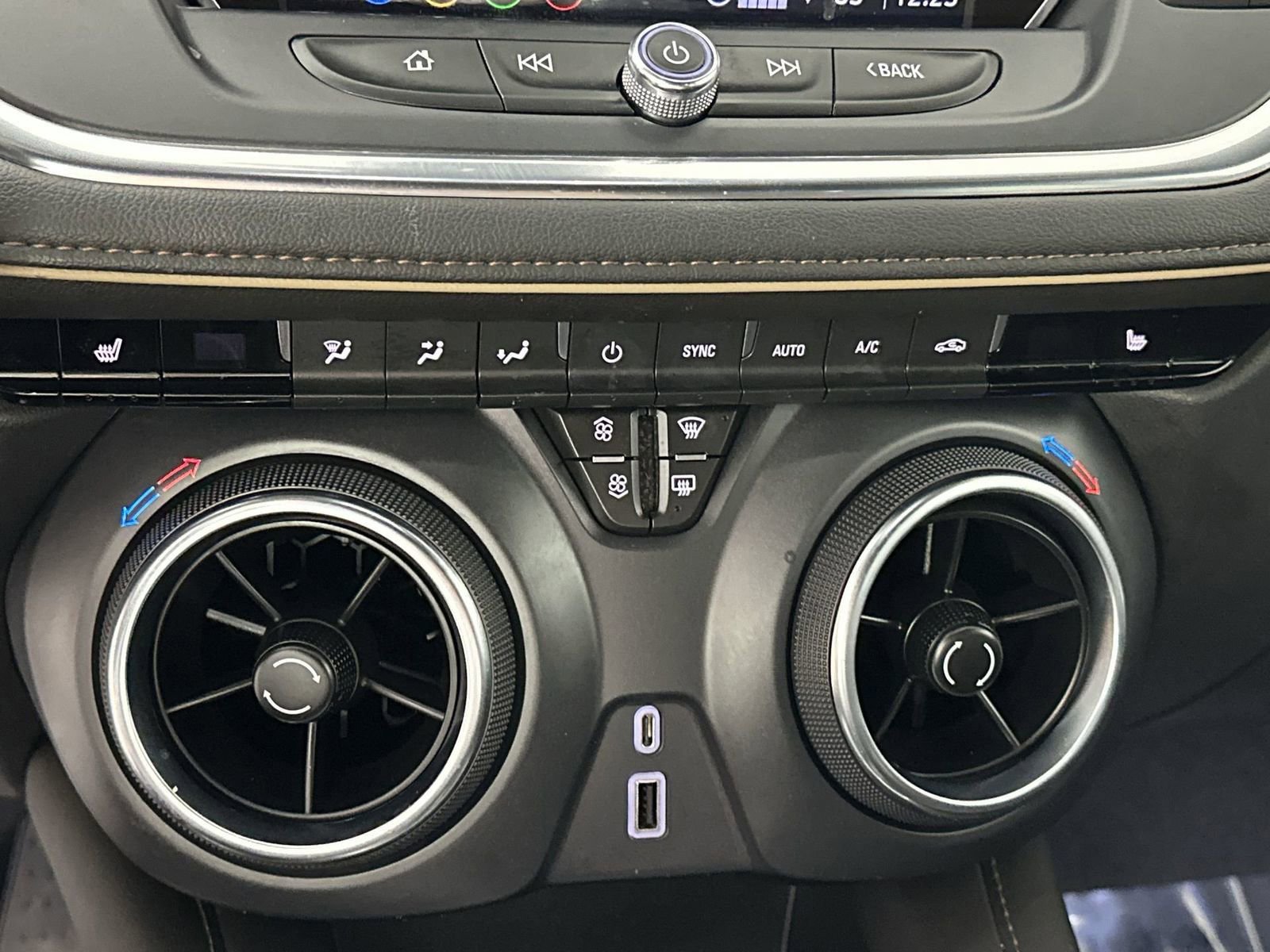 Used 2022 Chevrolet Blazer Premier image 19