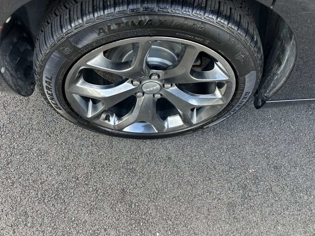 Used 2015 Dodge Charger SXT image 21