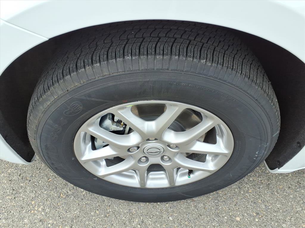 New 2026 Chrysler Pacifica Select image 10