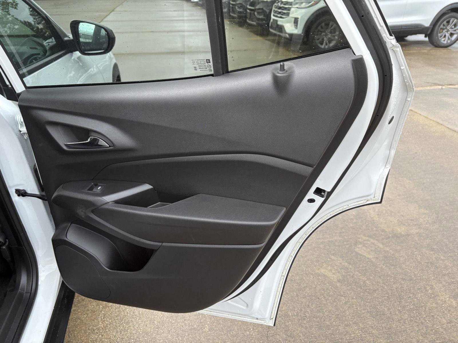 Used 2025 Chevrolet Trax LS FWD image 13