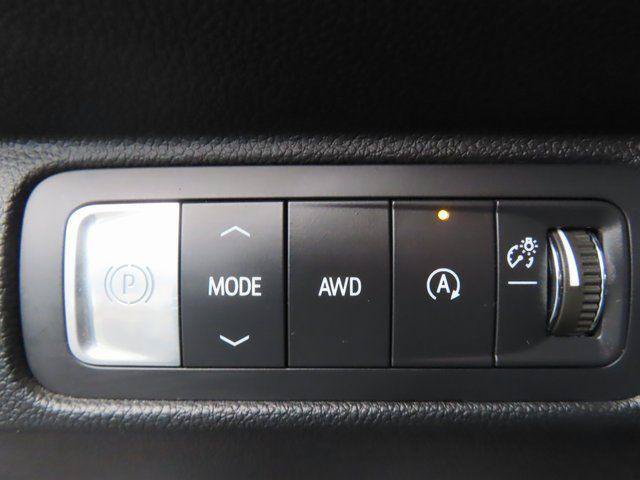 Used 2025 Chevrolet Traverse LT AWD/4WD image 27