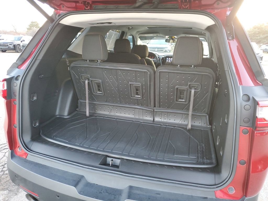 Used 2020 Chevrolet Traverse LT image 35